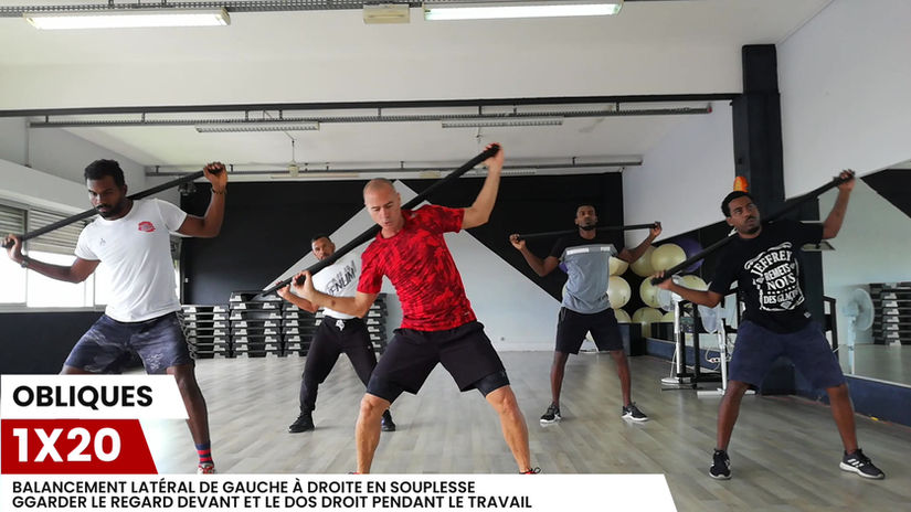 Mouvement de la taille, latéral - 1X20 répétitions